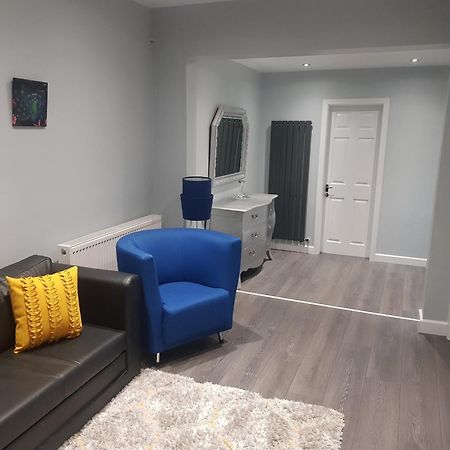Saphire Glasgow Apartments Giffnock Extérieur photo